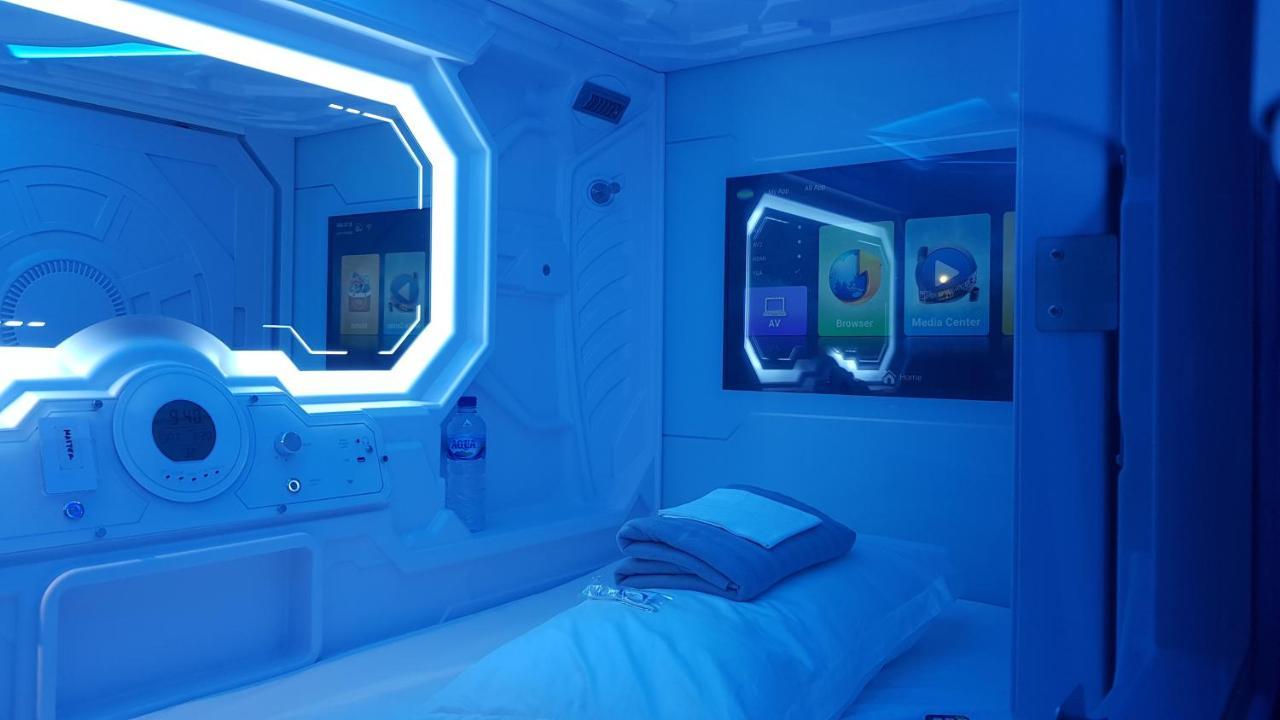 Apollo Capsule Hotel Ende Exteriör bild