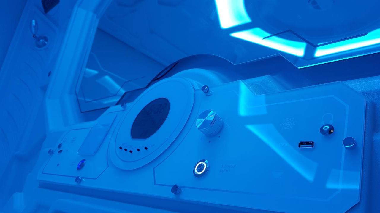Apollo Capsule Hotel Ende Exteriör bild